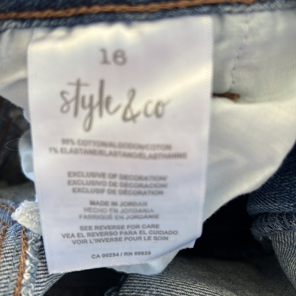 Style & Co. Straight Crop Jeans - good condition - Picture 4 of 5